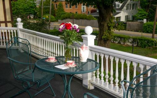 Posada Thornhedge Inn
