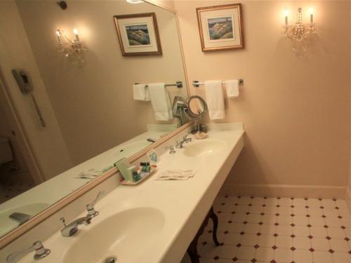 Bluenose Inn - Bar Harbor Hotel