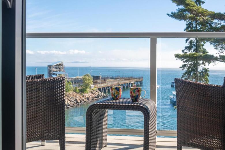 Atlantic Oceanside Hotel & Conference Center