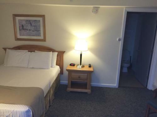 Sea Cliff House Motel