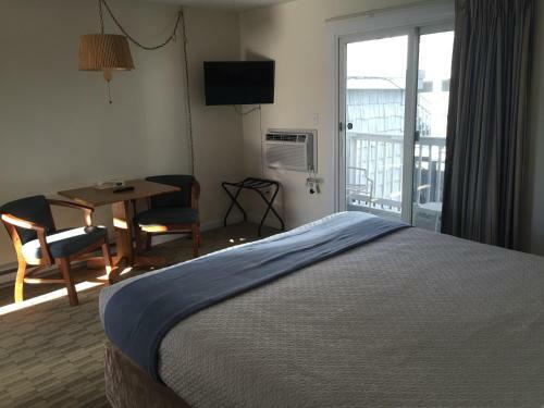 Sea Cliff House Motel