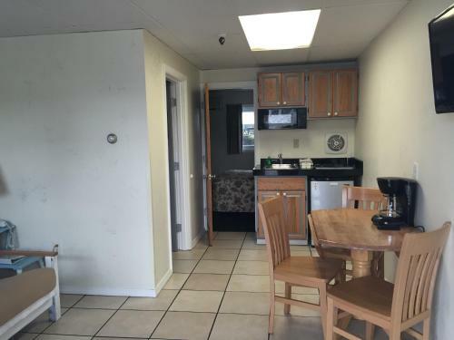 Sea Cliff House Motel