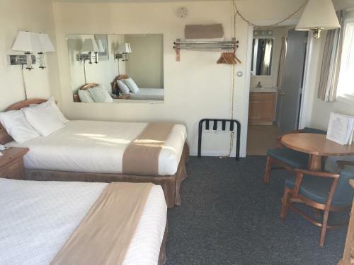 Sea Cliff House Motel