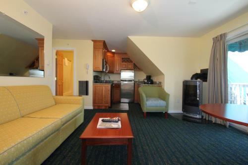 Sea Cliff House Motel