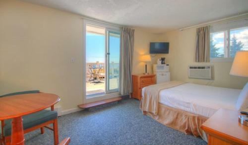 Sea Cliff House Motel