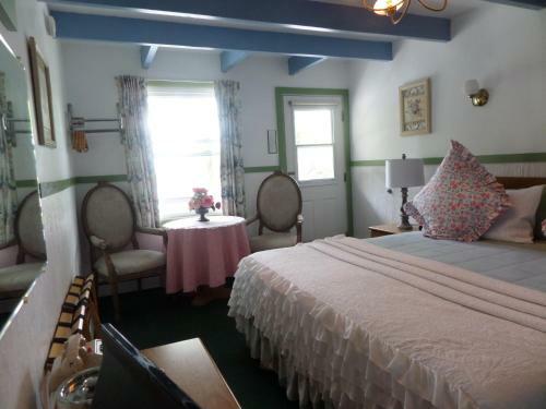 Claddagh Motel & Suites