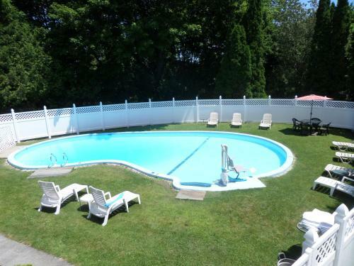 Claddagh Motel & Suites