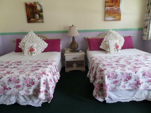 Claddagh Motel & Suites