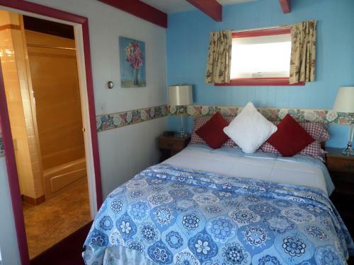 Claddagh Motel & Suites