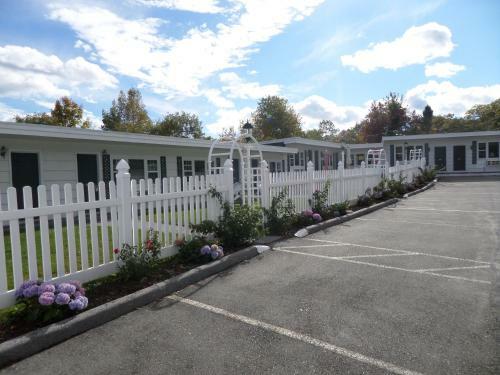Claddagh Motel & Suites