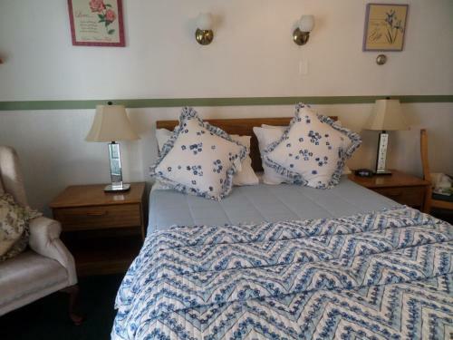 Claddagh Motel & Suites