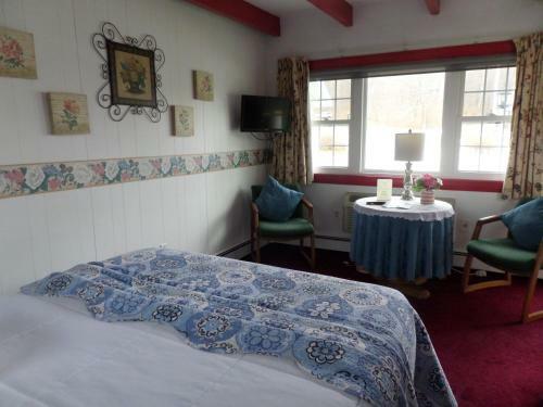 Claddagh Motel & Suites