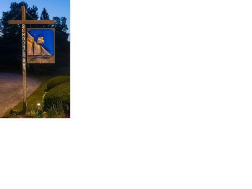 Schooner Bay Motor Inn