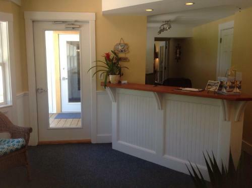 Schooner Bay Motor Inn