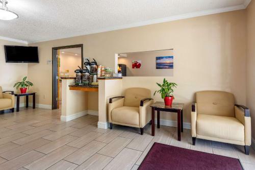 Hotel Super 8 Sanford Maine