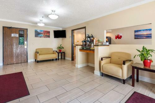 Hotel Super 8 Sanford Maine