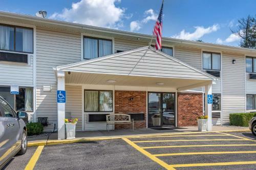Hotel Super 8 Sanford Maine