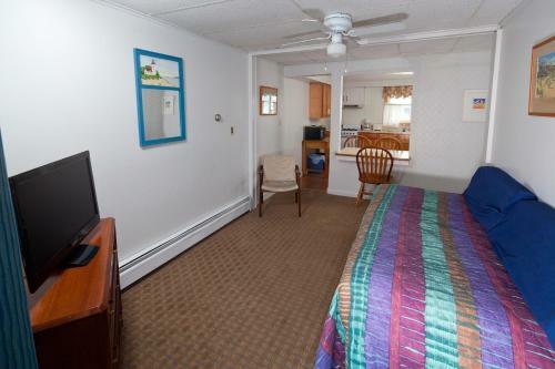 Crest Motel