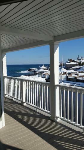 Hotel Anchorage By The Sea
