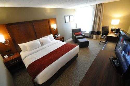 Merit Hotel & Suites
