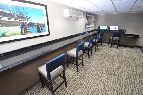 Merit Hotel & Suites