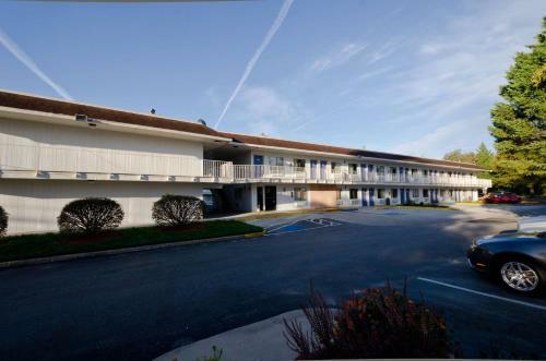 Motel 6 Camp Springs