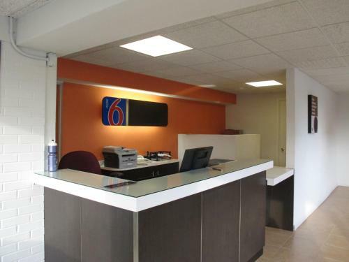 Motel 6 Baltimore Downtown