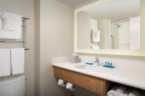 College Park Hotel & Suites