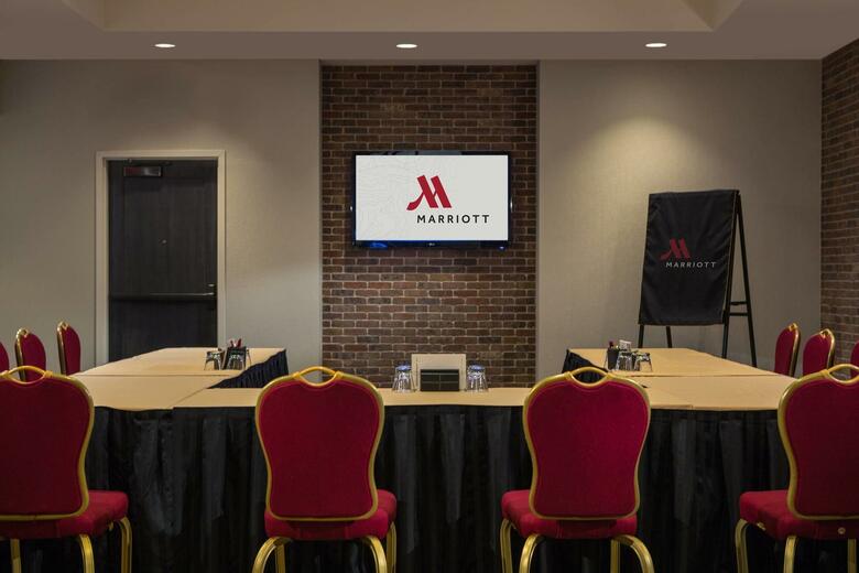Hotel Baltimore Marriott Inner Harbor At Camden Yards