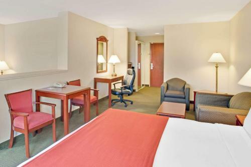 Hotel Days Inn And Suites Laurel