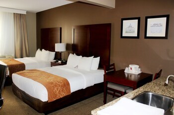 Hotel Comfort Suites Waldorf