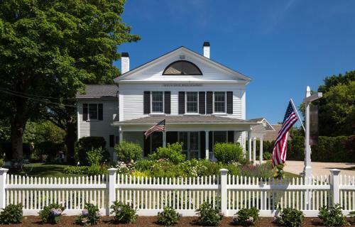 Bed & Breakfast Chatham Gables Inn