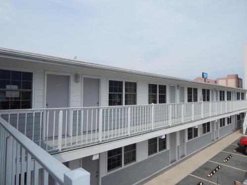 Sun 'n Fun Motel