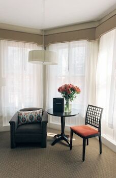 Hostal Newbury Guest House