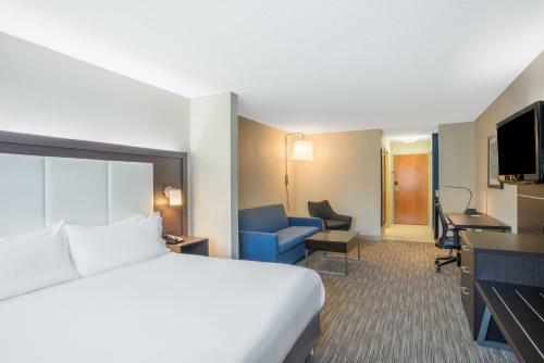 Holiday Inn Express Hotel & Suites Boston - Marlboro