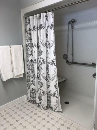Hyannis Inn Motel