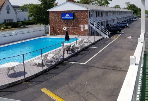 Motel America's Best Value Inn & Suites/hyannis