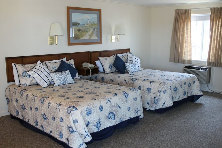 Hyannis Holiday Motel