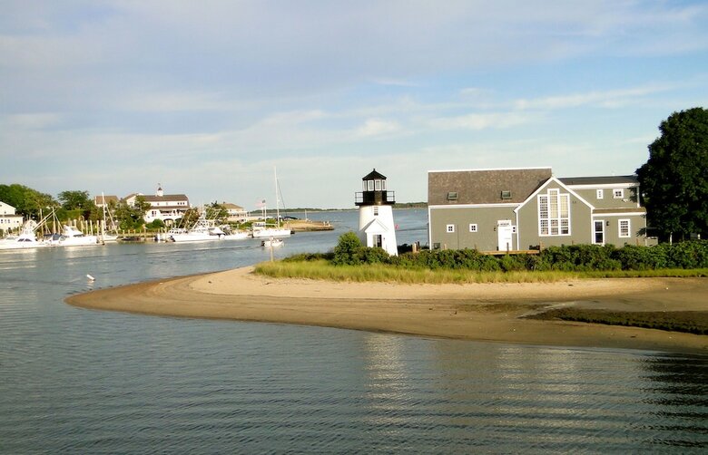 Hyannis Holiday Motel