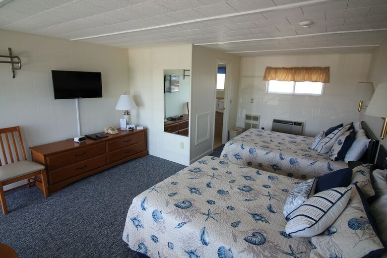 Hyannis Holiday Motel