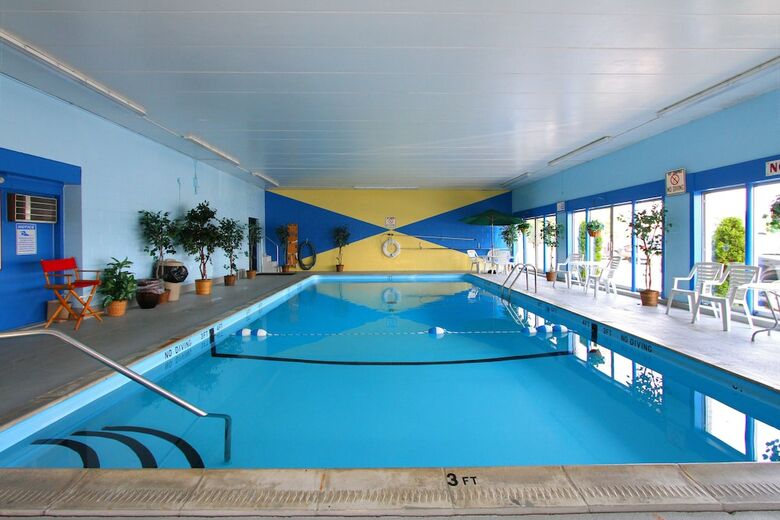 Hyannis Holiday Motel