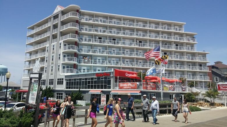 Commander Hotel