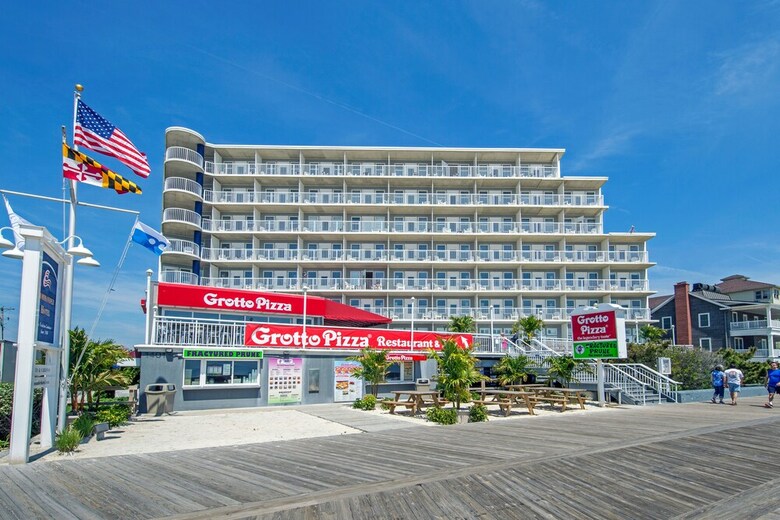 Commander Hotel