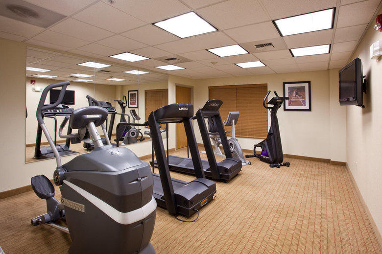 Holiday Inn Express Hotel & Suites