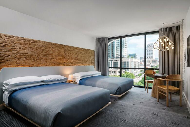 Radisson Hotel & Suites Austin Downtown