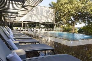 Radisson Hotel & Suites Austin Downtown