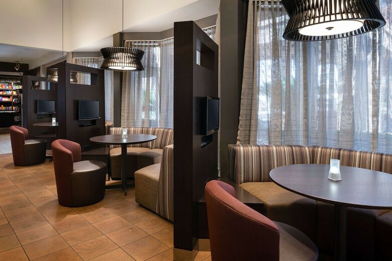 Hotel Courtyard By Marriott Phoenix Camelback
