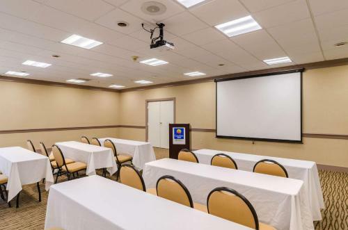 Hotel Comfort Inn Randolph-boston