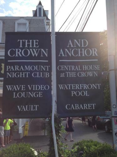 Hostal The Crown & Anchor