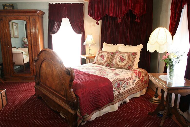 Isaiah Jones Homestead Bed And Breakfast